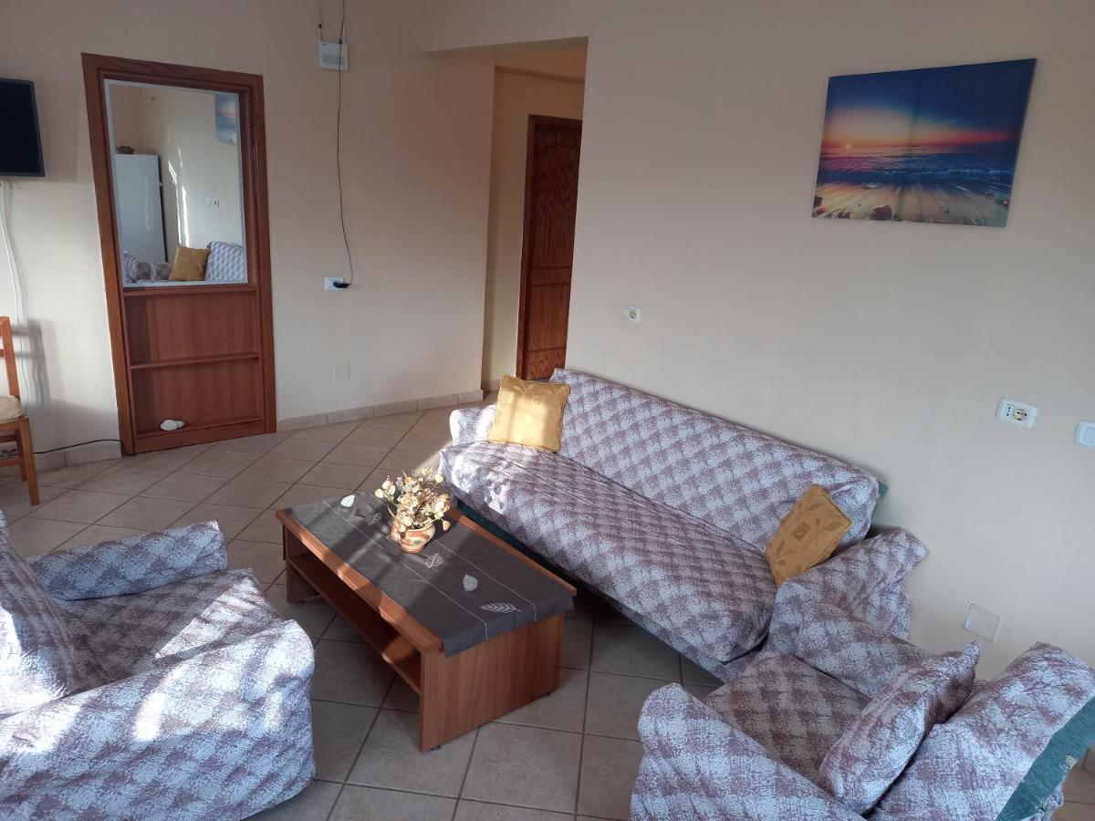 Jonny Guesthouse Ksamil Eksteriør bilde