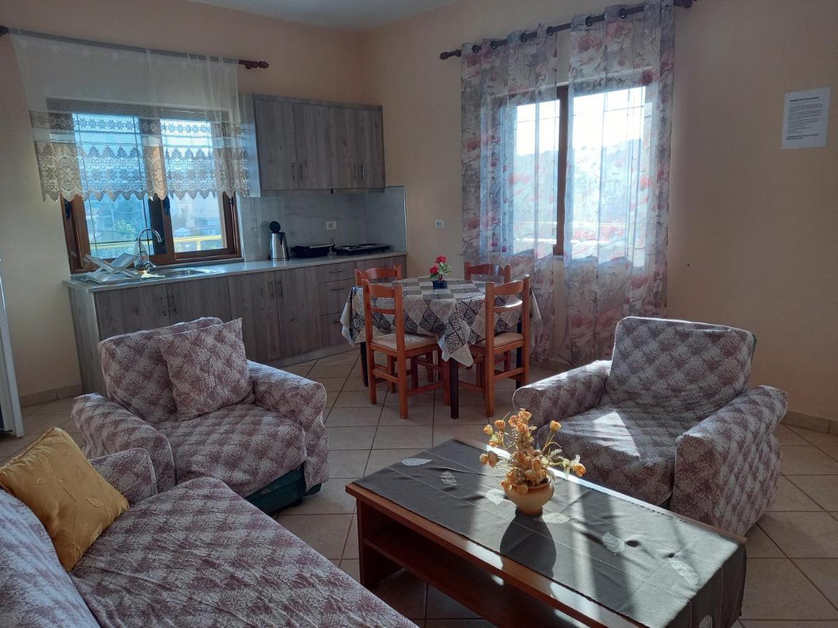 Jonny Guesthouse Ksamil Eksteriør bilde