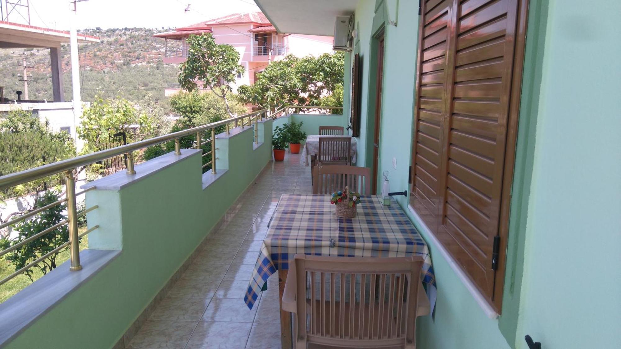 Jonny Guesthouse Ksamil Eksteriør bilde