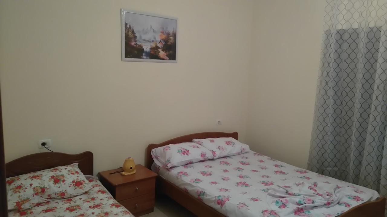 Jonny Guesthouse Ksamil Eksteriør bilde