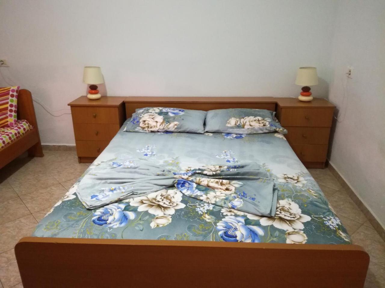 Jonny Guesthouse Ksamil Eksteriør bilde