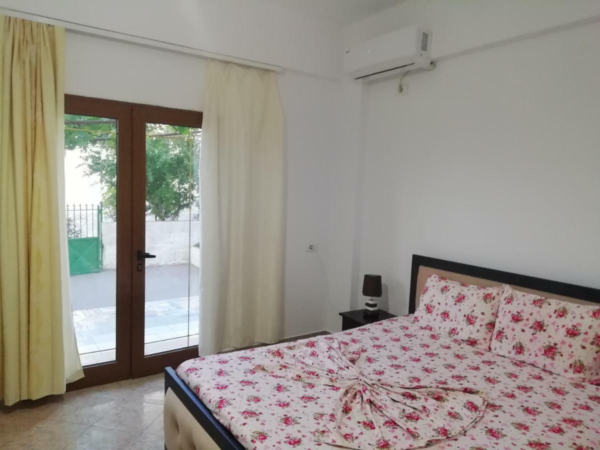 Jonny Guesthouse Ksamil Eksteriør bilde