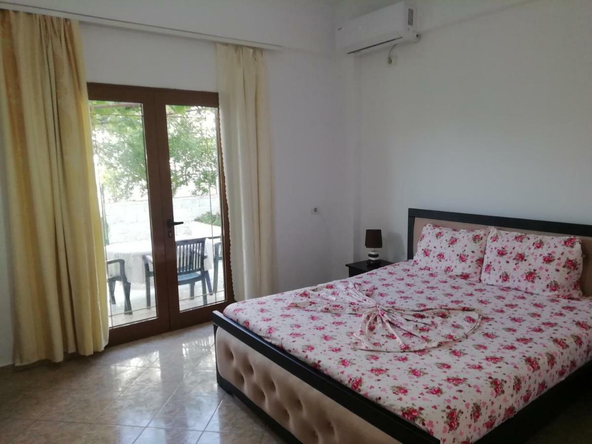 Jonny Guesthouse Ksamil Eksteriør bilde