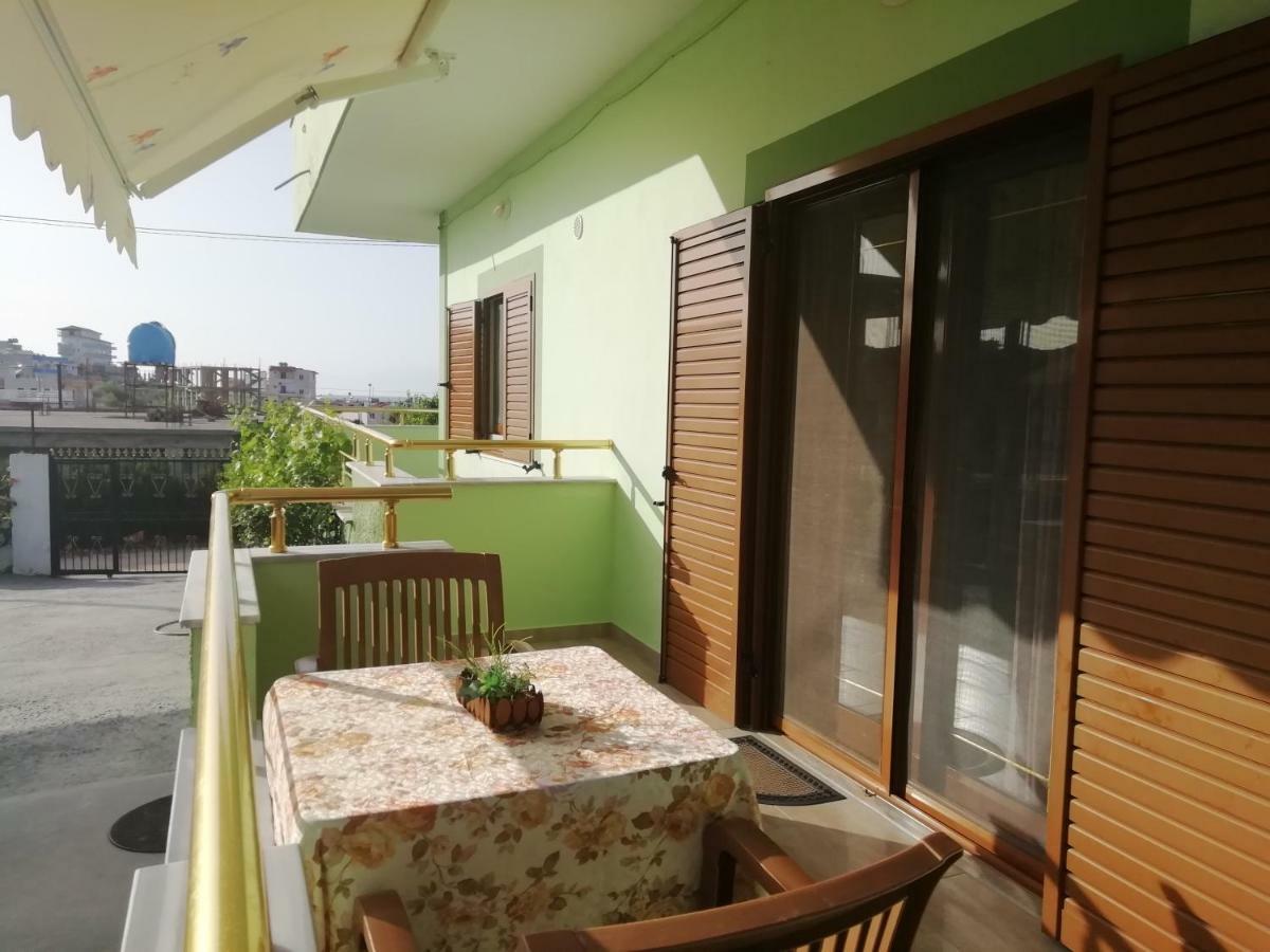 Jonny Guesthouse Ksamil Eksteriør bilde