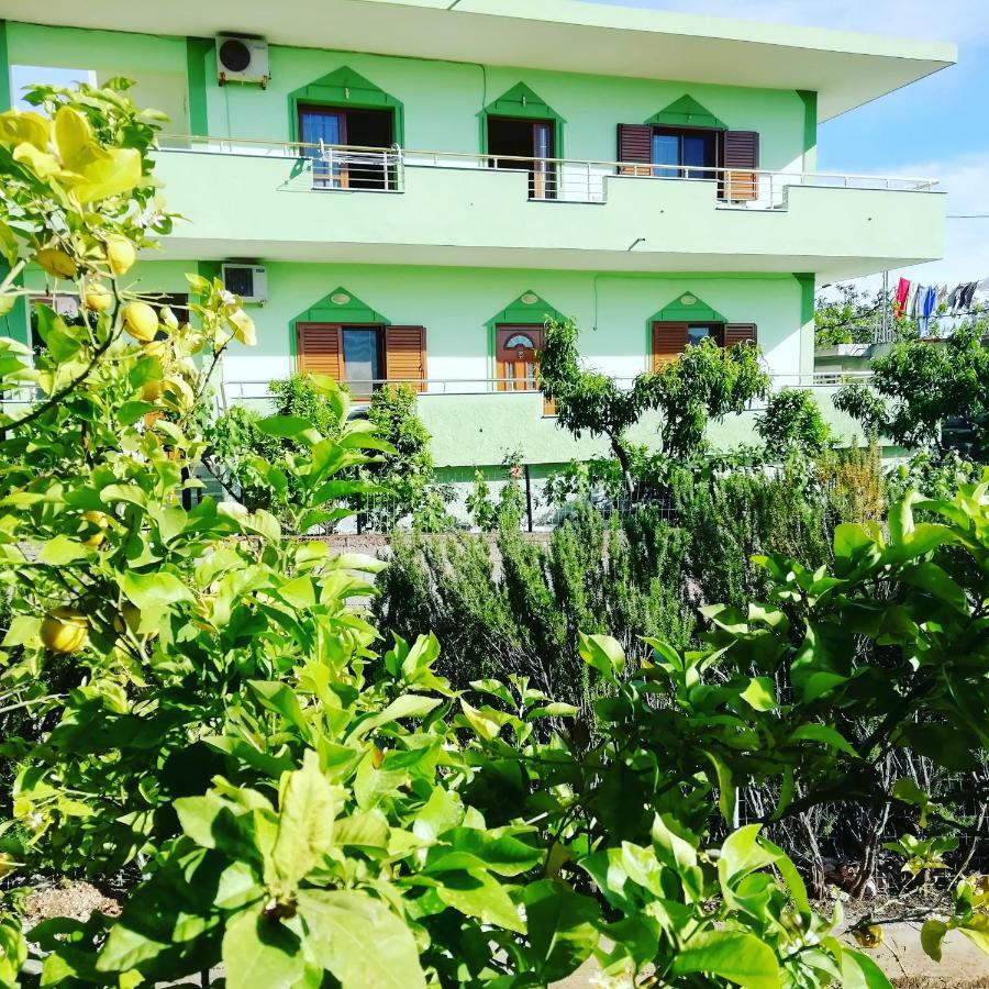 Jonny Guesthouse Ksamil Eksteriør bilde