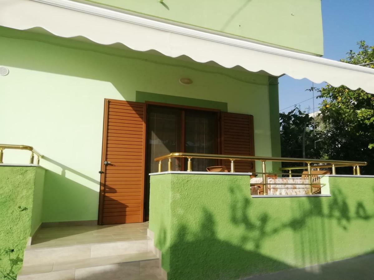 Jonny Guesthouse Ksamil Eksteriør bilde