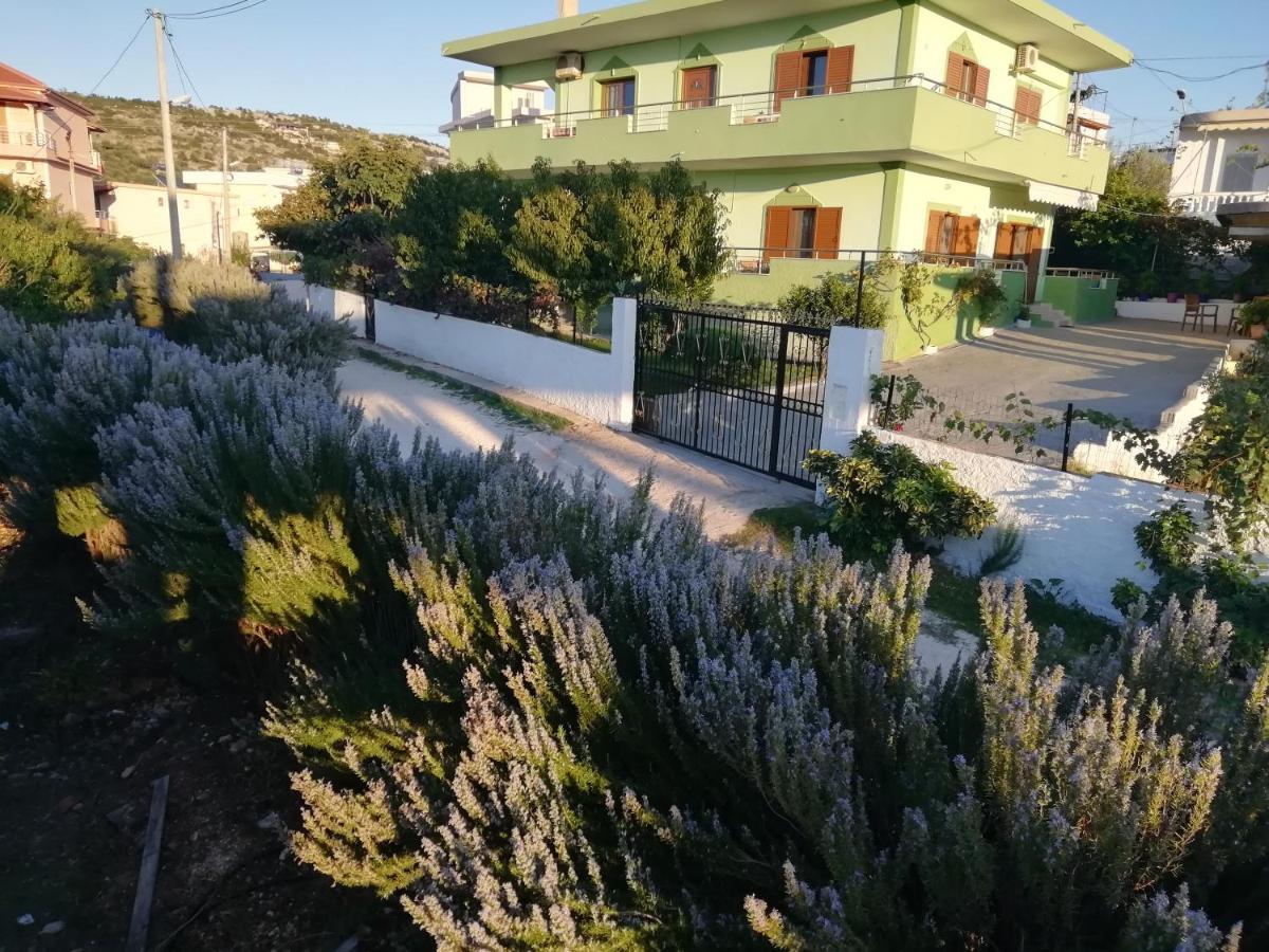 Jonny Guesthouse Ksamil Eksteriør bilde