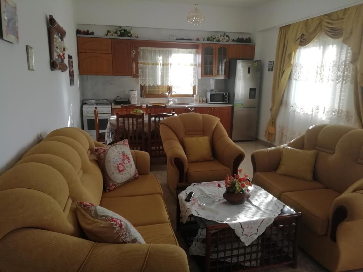 Jonny Guesthouse Ksamil Eksteriør bilde